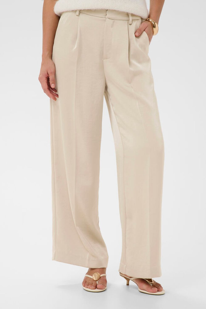 KAFFE - PANTALON "KARORY" BEIGE SATINÉE