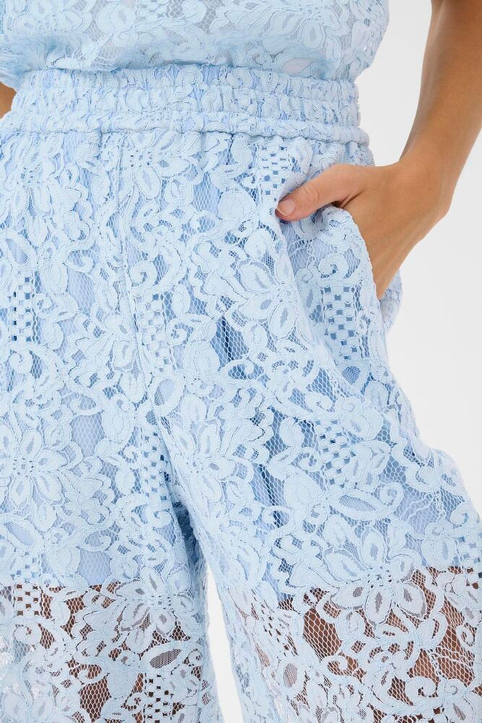 KAFFE - PANTALON "KALACY" DENTELLE BLEU