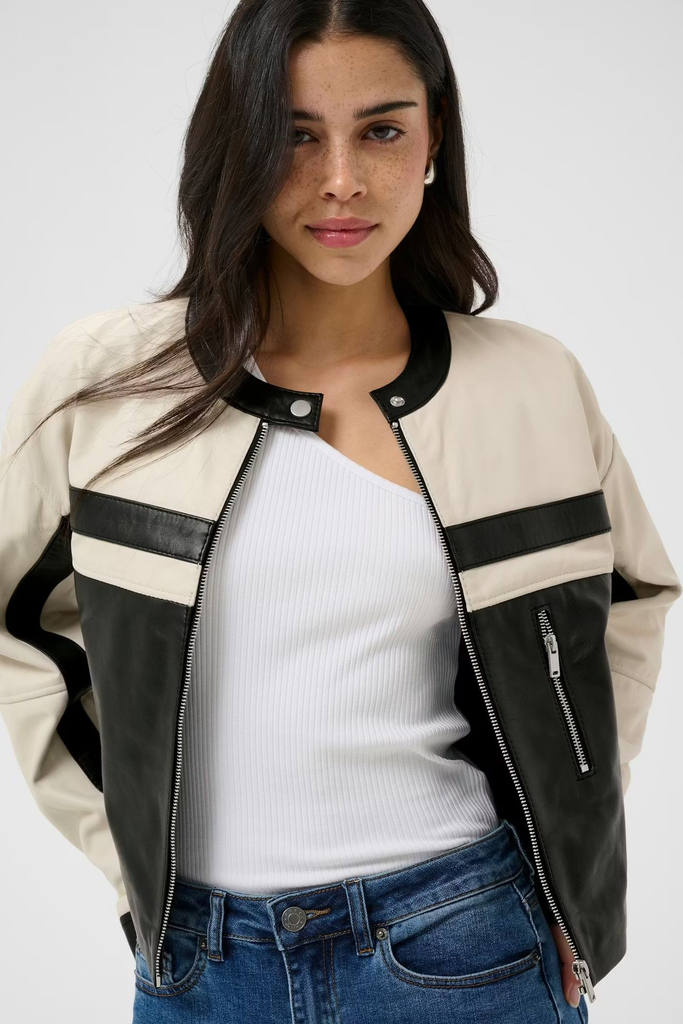 KAFFE - VESTE EN CUIR "KARAYA" BEIGE ET NOIRE