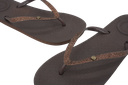 ISOTONER - TONGS "EVERYWEAR" MARRONS