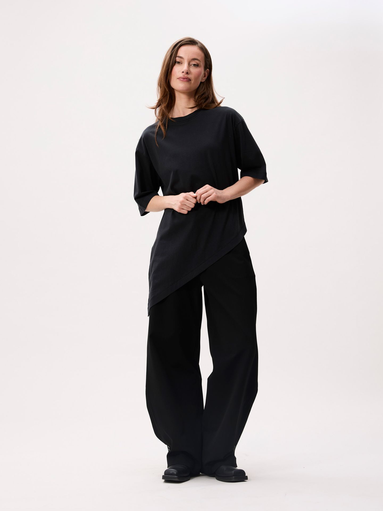 CATWALK JUNKIE - T-SHIRT ASYMÉTRIQUE NOIR