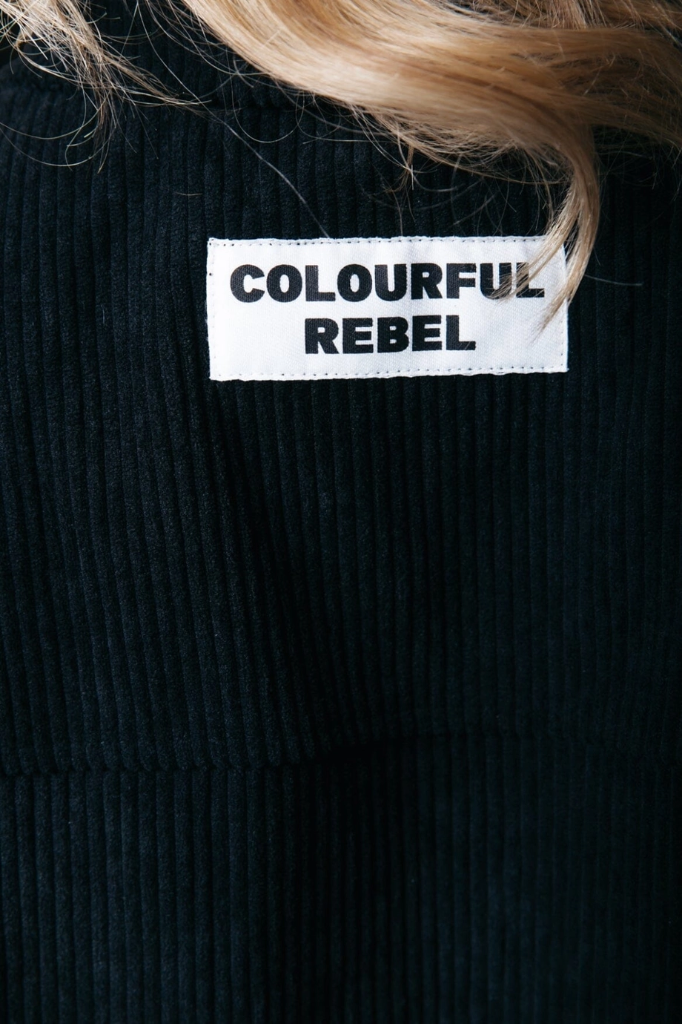 COLOURFUL REBEL - BLOUSE COURTE VELOUR CÔTELÉ NOIRE
