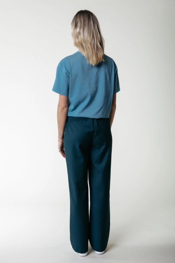 COLOURFUL REBEL - PANTALON DROIT "RUS" VERT SAPIN