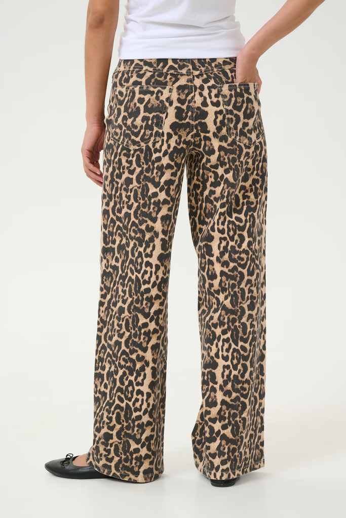 KAFFE - JEANS "KALEONORA" LÉOPARD