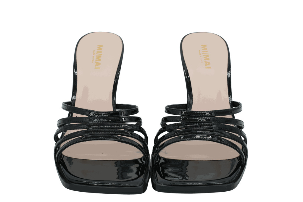 MI/MAI - MULES "ISAMU" MULTIBRIDES À BOUT CARRÉ EN CUIR VERNI NOIR
