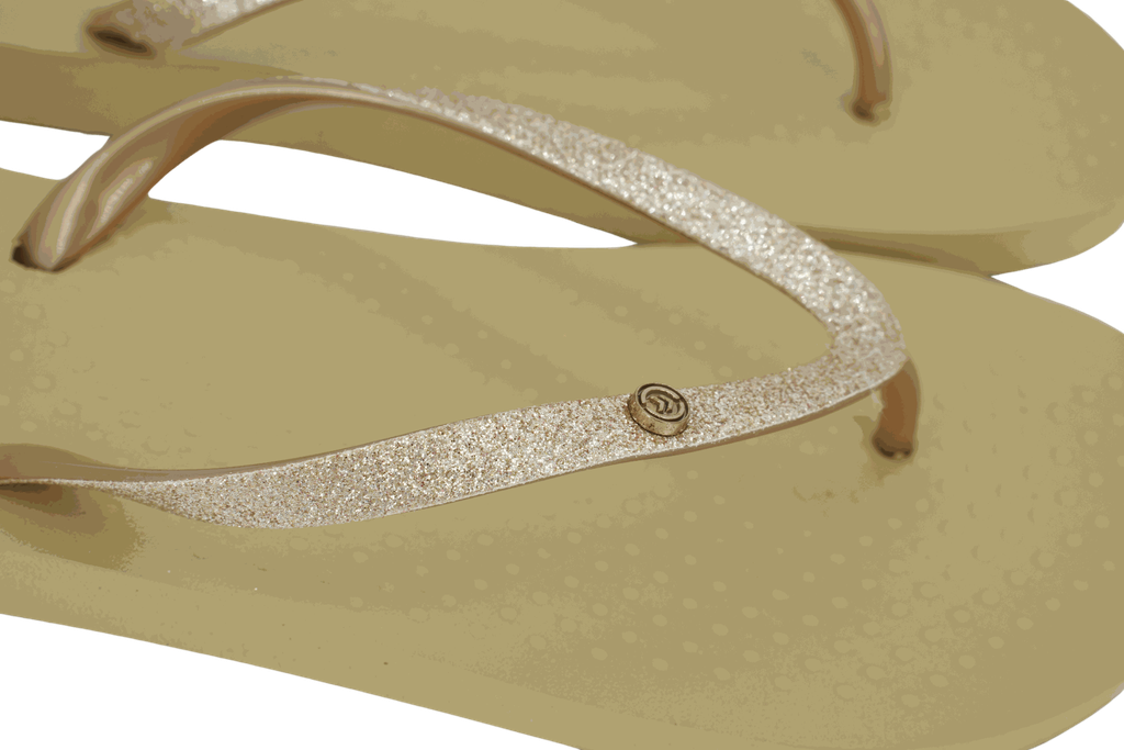 ISOTONER - TONGS "EVERYWEAR" DORÉES