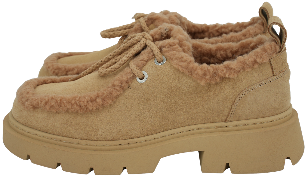 INUIKII - BEIGE „WALLABEE CURLY“ DERBIES