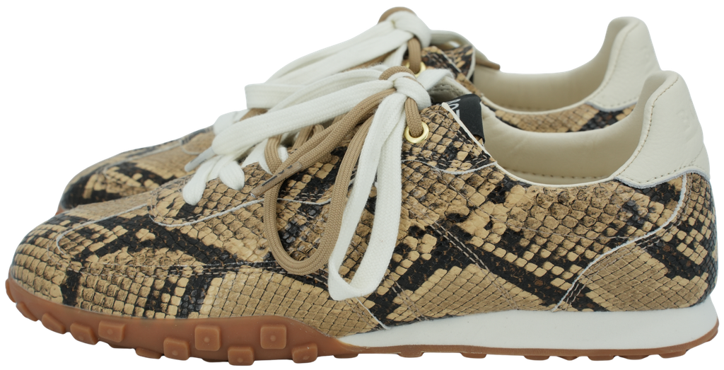 BOAX - PYTHONS "STRIJDEN" OP SNEAKERS