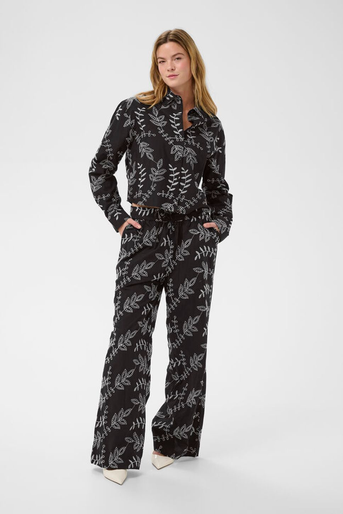 KAFFE - PANTALON "KAELORA" NOIRE ET BLANC