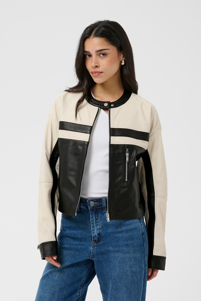 KAFFE - VESTE EN CUIR "KARAYA" BEIGE ET NOIRE