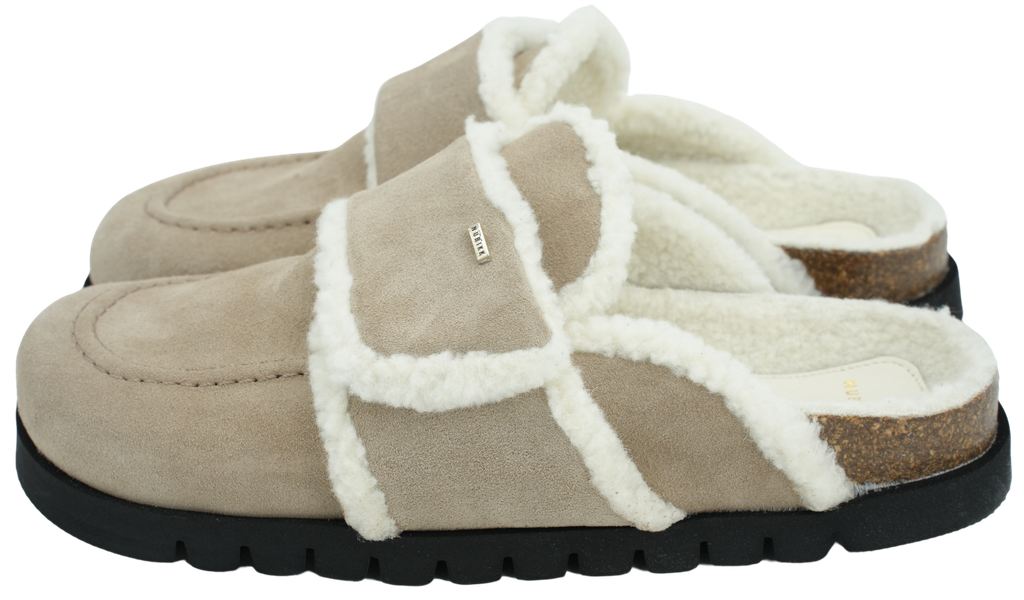NUBIKK - TAUPE-CLOGS MIT FELZEN „TEDDY CHUNKY FUR“.