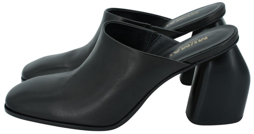 MI/MAI - SCHWARZE CLOG-MULES „JUNYA“