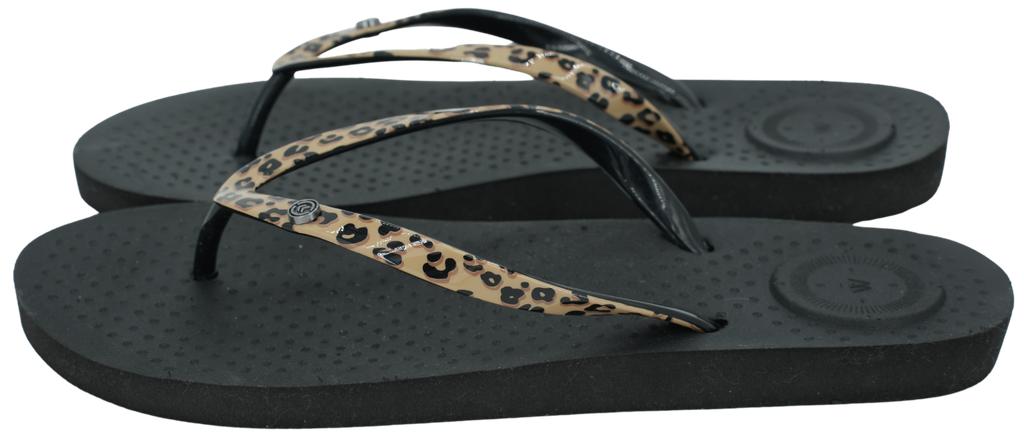 ISOTONER – „EVERYWEAR“ LEOPARD-FLIP-FLOPS