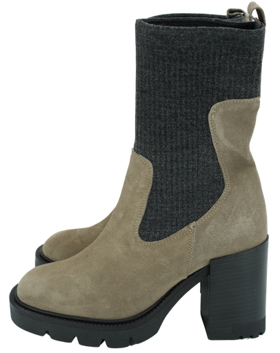 JANET&JANET - „SOCK“-STIEFEL MIT ABSATZ